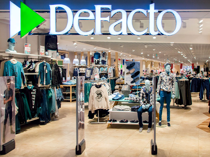Defacto